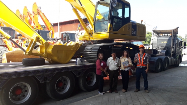 รถแบ็คโฮ KOMATSU PC200-7 ซีเรียล 8 หมื่น สภาพดีมาก จำนวน 2 คัน