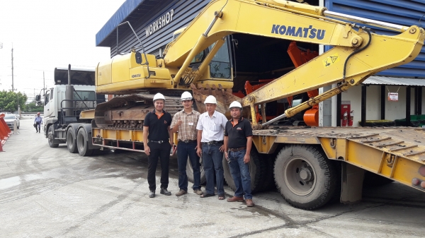 รถแบ็คโฮ KOMATSU PC200-7 ซีเรียล 8 หมื่น สภาพดีมาก จำนวน 2 คัน