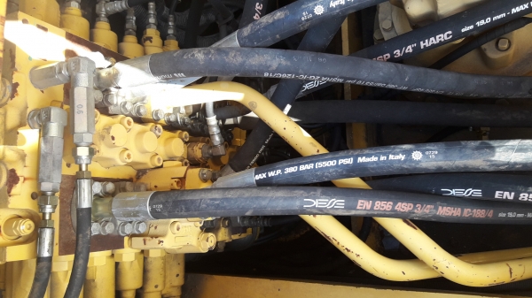 รถแบ็คโฮ KOMATSU PC200-7 ซีเรียล 8 หมื่น สภาพดีมาก จำนวน 2 คัน