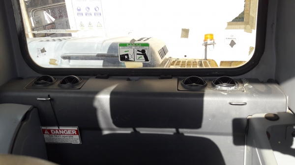 รถแบ็คโฮ KOMATSU PC200-7 ซีเรียล 8 หมื่น สภาพดีมาก จำนวน 2 คัน