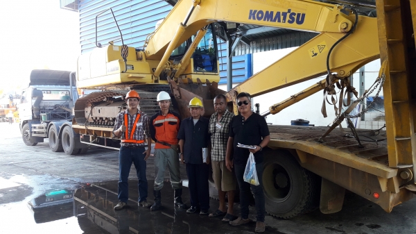 รถแบ็คโฮ KOMATSU PC200-7 ซีเรียล 8 หมื่น สภาพดีมาก จำนวน 2 คัน