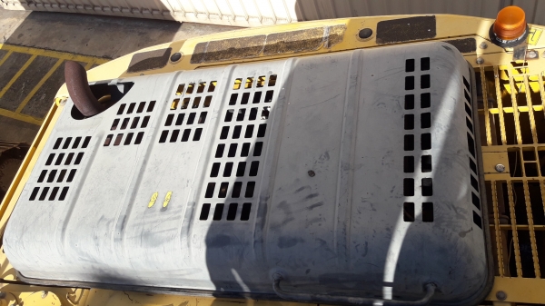 รถแบ็คโฮ KOMATSU PC200-7 ซีเรียล 8 หมื่น สภาพดีมาก จำนวน 2 คัน