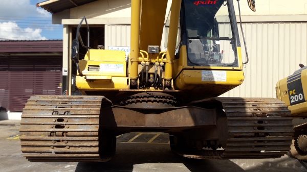 รถแบ็คโฮ KOMATSU PC200-7 ซีเรียล 8 หมื่น สภาพดีมาก จำนวน 2 คัน
