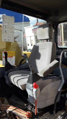 รถแบ็คโฮ KOMATSU PC200-7 ซีเรียล 8 หมื่น สภาพดีมาก จำนวน 2 คัน