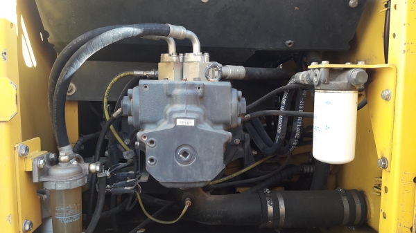 รถแบ็คโฮ KOMATSU PC200-7 ซีเรียล 8 หมื่น สภาพดีมาก จำนวน 2 คัน