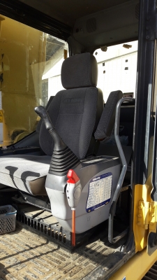 รถแบ็คโฮ KOMATSU PC200-7 ซีเรียล 8 หมื่น สภาพดีมาก จำนวน 2 คัน