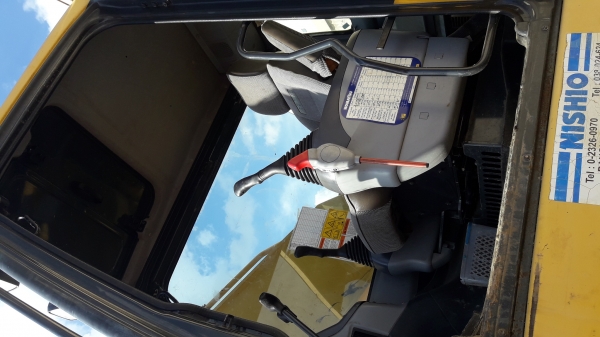 รถแบ็คโฮ KOMATSU PC200-7 ซีเรียล 8 หมื่น สภาพดีมาก จำนวน 2 คัน