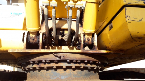 รถแบ็คโฮ KOMATSU PC200-7 ซีเรียล 8 หมื่น สภาพดีมาก จำนวน 2 คัน