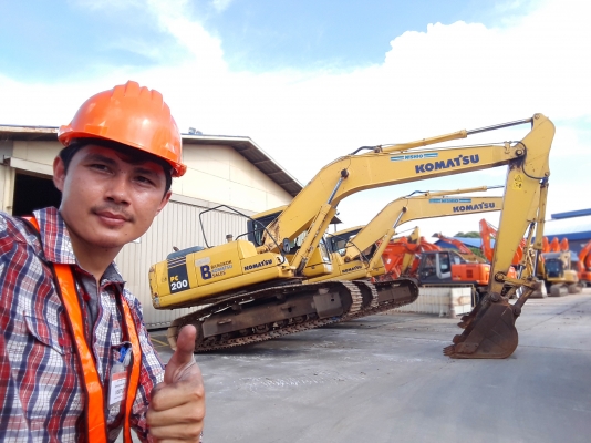 รถแบ็คโฮ KOMATSU PC200-7 ซีเรียล 8 หมื่น สภาพดีมาก จำนวน 2 คัน