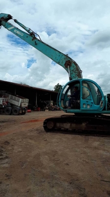 ขาย 625,000 บาท KOBELCO SK200 MARK 5 ธรรมดา บูมยาว 16 เมตร เครื่องดี ปั้มแรง โช่หนา เอวแน่น ไฟฟ้าครบ(ขาดมอเตอร์) เอกสารเล่มทะเบียน  รถอยู่ จ.ลพบุรี โทร&amp;ไอดีไลน์ 0610710295