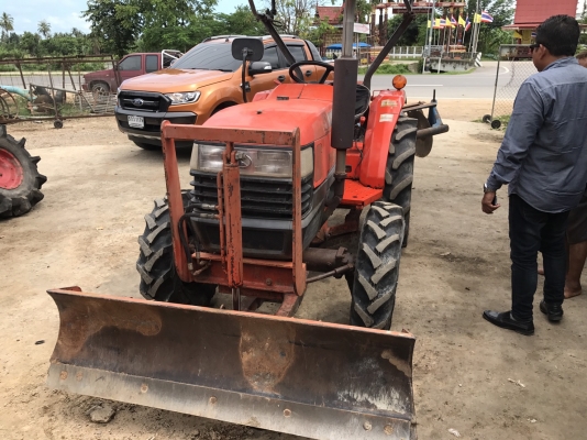 ขายด่วน รถไถ คูโบต้า m 5000  ยางใหม่เครืองนิ่ม.  2เพลา.  มีใบดันหน้าอย่างเดียว เอกสารพร้อม ขาย270000