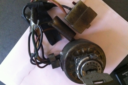 ขายสวิทกุญแจ c95  6 แก๊ก สภาพเดิมๆ ใช้งานได้แน่นอน 0819884773