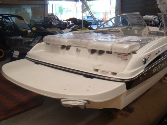 **โปรโมชั่น** เรือ Bayliner 185 ปี 2012 ลดราคาสุดพิเศษ **โปรโมชั่น** เรือ Bayliner 185 ปี 2012 ลดราคาสุดพิเศษ