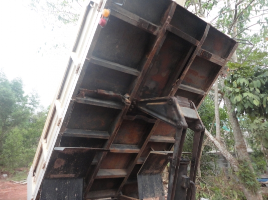 ขายรถบรรทุก 6ล้อดัมพ์ HINO KM 777 117 แรงม้า