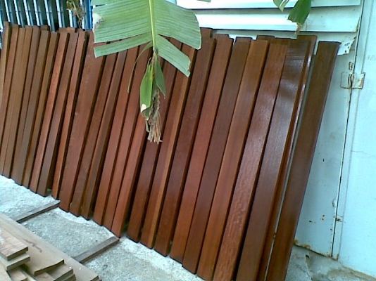 ขายไม้แดงขนาด หนา 1นิ้ว กว้าง 4นิว ยาว 1.25เมตร