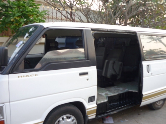 รถตู้hiace ตาหวาน เครือ่ง 1G auto LPG พวงมาลัยเพาเวอร์