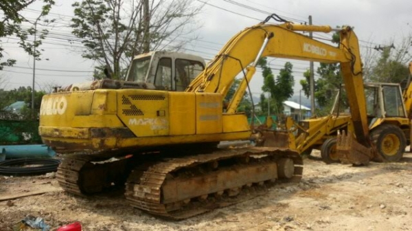 ขายรถตัก JCB ตักหน้า ขุดหลัง รถแบคโฮ KOBELCO  200 - 3  ( ขาย 2 รายการ )  สนใจติดต่อ 081 - 6079515