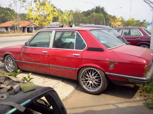 BMW 520 e12 เครื่อง 1jz แก็สLPG ล้อ 18  ขายถูก