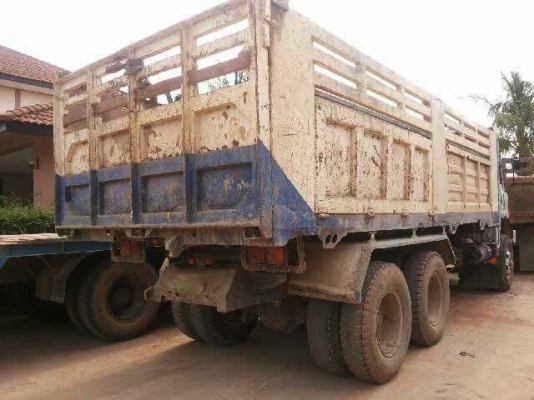 รถฮีโน่ 10  ล้อดั๊ม FM227 เปลื่ยนเครื่อง  260 แรงม้า สนใจติดต่อ 081 - 6079515