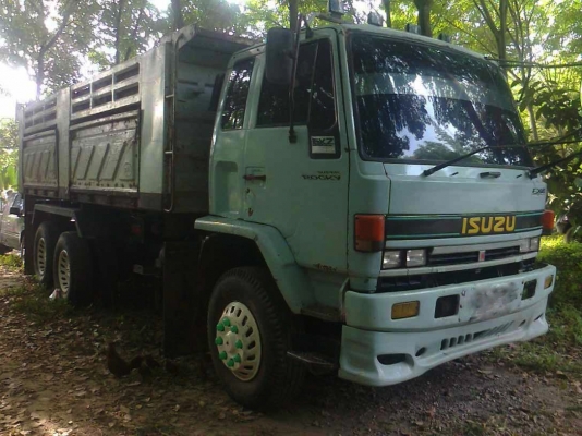 รถอิซูซุ 10 ล้อดั๊ม 240 แรงม้า ( ขาวทำฟ้า )  สนใจติดต่อ 081 - 6079515
