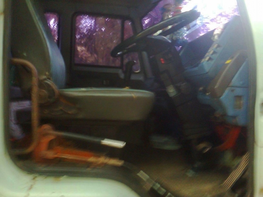 รถอิซูซุ 10 ล้อดั๊ม 240 แรงม้า ( ขาวทำฟ้า )  สนใจติดต่อ 081 - 6079515