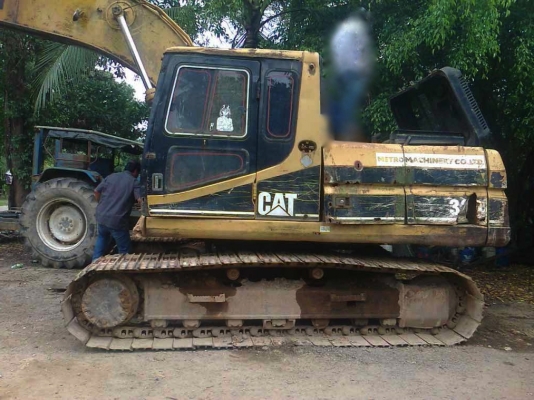 รถแบคโฮ CAT  320 - 1 เวอร์ชั่นวัน    สนใจติดต่อ 081 - 6079515