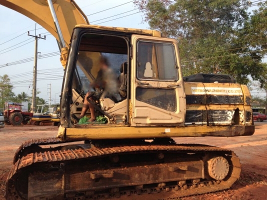 รถแบคโฮ CAT  320 - 1 เวอร์ชั่นวัน    สนใจติดต่อ 081 - 6079515