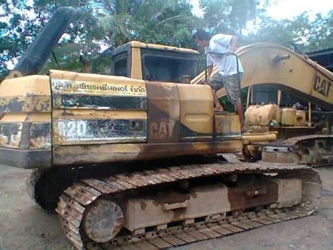 รถแบคโฮ CAT  320 - 1 เวอร์ชั่นวัน    สนใจติดต่อ 081 - 6079515