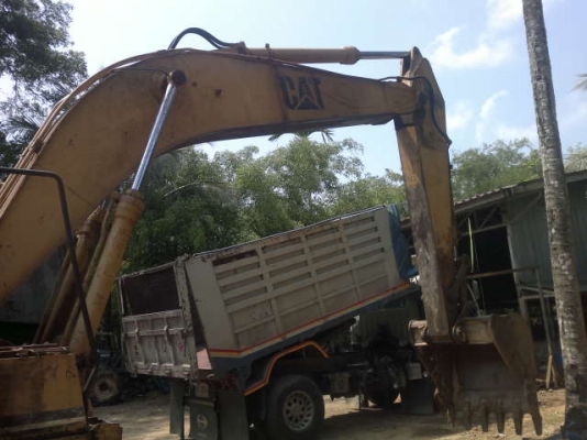 รถแบคโฮ CAT  320 - 1 เวอร์ชั่นวัน    สนใจติดต่อ 081 - 6079515