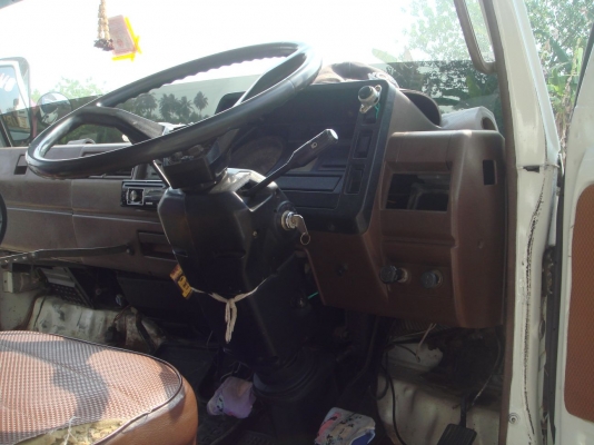 ขายรถ 6 ล้อ HINO WO4D 117 แรง กะบะเหล็กดั้มพ์ ยาง 825-16 เกียร์สั้นเดิม 6 เกียร์