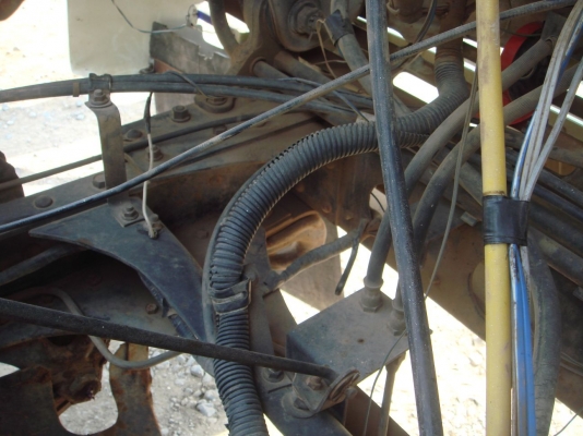 ขายรถ 6 ล้อ HINO WO4D 117 แรง กะบะเหล็กดั้มพ์ ยาง 825-16 เกียร์สั้นเดิม 6 เกียร์