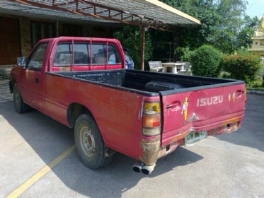 ISUZU มังกรทอง ปี95 ตอนเดียว สีแดง เครื่อง 90 แรงม้า ซัซซีสวย ห้องเครื่องเดิมๆ แอร์เย็น กระบะแม็กลายเนอร์ สีด้านเท่านั้นไม่ผุ ภายในครบ ตามสภาพ120,000