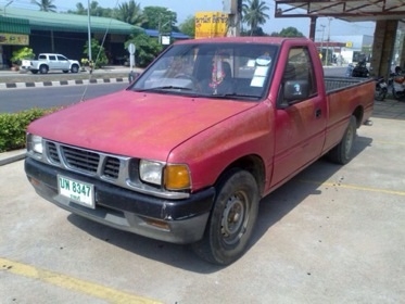 ISUZU มังกรทอง ปี95 ตอนเดียว สีแดง เครื่อง 90 แรงม้า ซัซซีสวย ห้องเครื่องเดิมๆ แอร์เย็น กระบะแม็กลายเนอร์ สีด้านเท่านั้นไม่ผุ ภายในครบ ตามสภาพ120,000