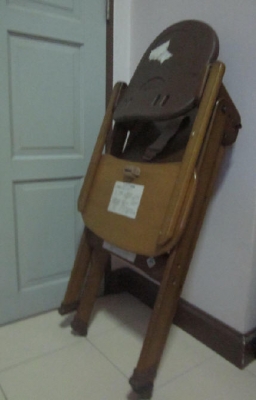 ขายเก้าอี้นั่งทานข้าวเด็ก ทำจากไม้ แข็งแรง classic จาก Japan ราคาไม่แพง พร้อมส่ง ขายเก้าอี้นั่งทานข้าวเด็ก ทำจากไม้ แข็งแรง classic จาก Japan ราคาไม่แพง พร้อมส่ง