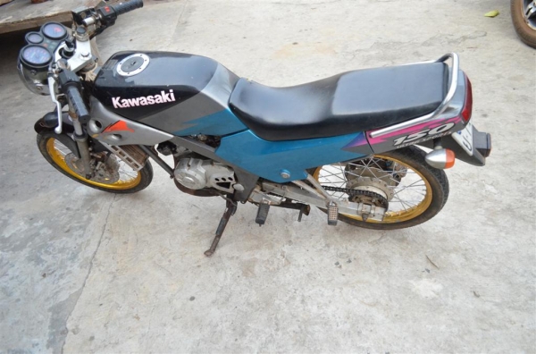 kawasaki victor 150cc สภาพใช้ไปทำงานทุกวัน ทะเบียนพร้อมโอนรถมีทะเบียน พร้อมโอน เครื่องเงียบ หรือ แลก รถกันครับ