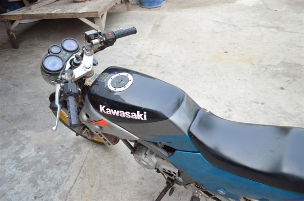 kawasaki victor 150cc สภาพใช้ไปทำงานทุกวัน ทะเบียนพร้อมโอนรถมีทะเบียน พร้อมโอน เครื่องเงียบ หรือ แลก รถกันครับ