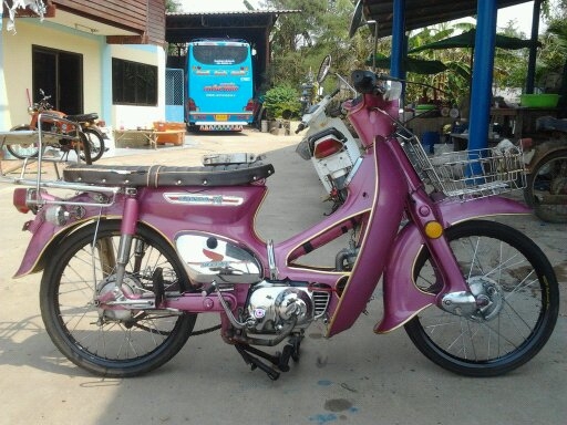 ขาย C 70 ทะเบียน สีสวย เครื่องแฝงหัวเวฟ 4 เกียร์ ติดไฟรอบคัน