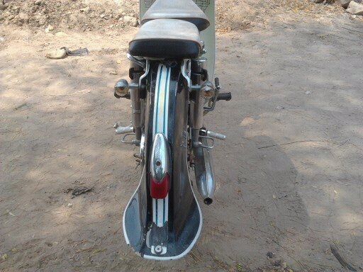 ขาย C 70 เครื่อง 110 CC สตาทร์มือ เครื่องดีื สภาพภายนอกตามรูป