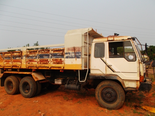 ขายด่วนรถสิบล้อหลงโบสองเผลาดรั้มเครื่อง6D16220แรงม้า