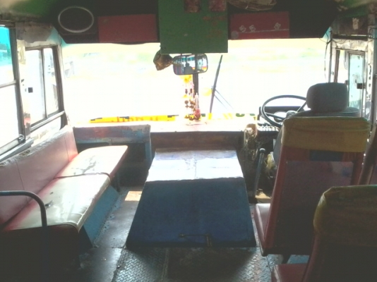 ขายรถบัส9เมตรคัชซีISUZUเครื่องEH700 รถใช้งานอยู่ ราคาคุยกันได้