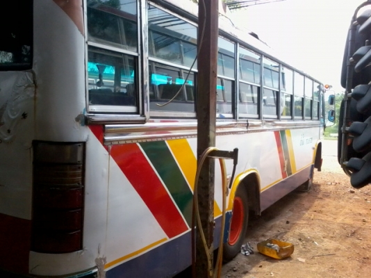 ขายรถบัส9เมตรคัชซีISUZUเครื่องEH700 รถใช้งานอยู่ ราคาคุยกันได้