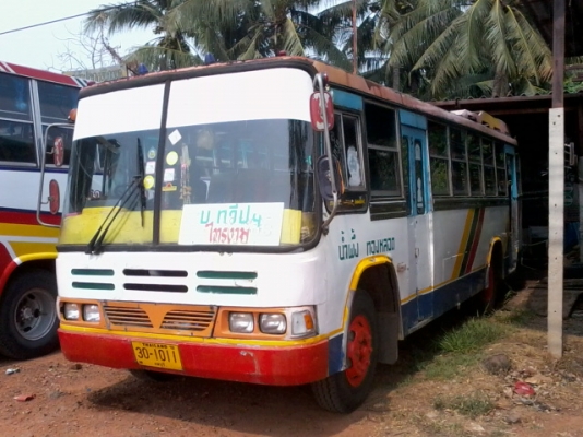 ขายรถบัส9เมตรคัชซีISUZUเครื่องEH700 รถใช้งานอยู่ ราคาคุยกันได้