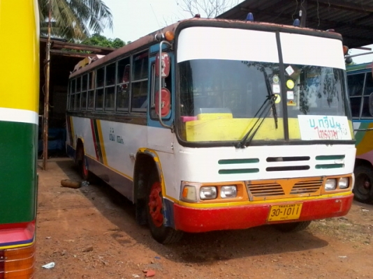 ขายรถบัส9เมตรคัชซีISUZUเครื่องEH700 รถใช้งานอยู่ ราคาคุยกันได้