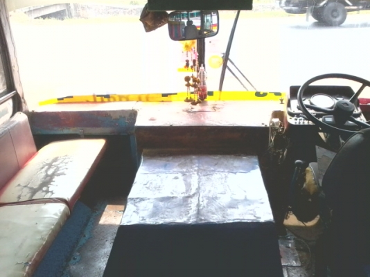 ขายรถบัส9เมตรคัชซีISUZUเครื่องEH700 รถใช้งานอยู่ ราคาคุยกันได้