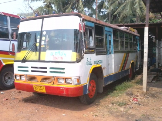 ขายรถบัส9เมตรคัชซีISUZUเครื่องEH700 รถใช้งานอยู่ ราคาคุยกันได้