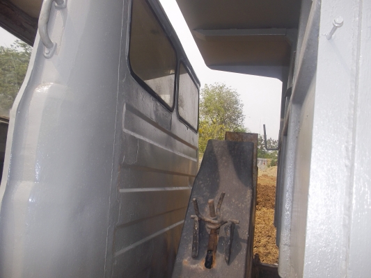 ขายรถหกล้อดั้มหัวยาวอีซุซุ/เครื่อง6BF/175 เฟืองท้ายJCM ครัทซีสวยตลอดเส้นเครื่องดีกระบะดั้มไม่ผุ/หัวมีผุตรงประตูบ้างรถใช้งานอยู่ปากช่อง