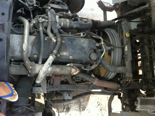 isuzu 6hk  6ล้อ 240แรง ตู้แห้ง  คัซซีสวย เครื่องดี รถพร้อมใช้งาน ยาว7.5เมตร ยางพัน