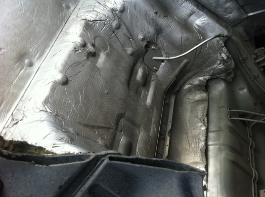 isuzu 6hk  6ล้อ 240แรง ตู้แห้ง  คัซซีสวย เครื่องดี รถพร้อมใช้งาน ยาว7.5เมตร ยางพัน