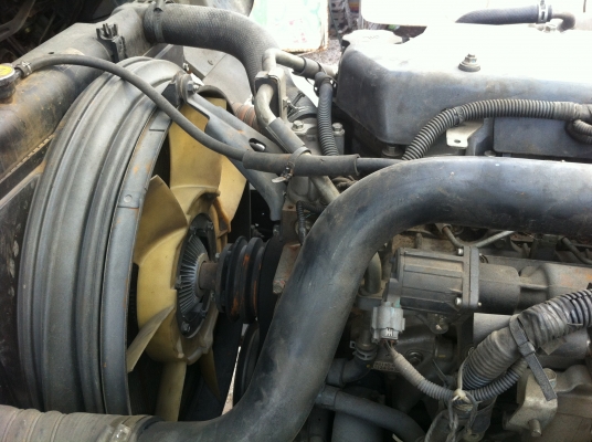 isuzu 6hk  6ล้อ 240แรง ตู้แห้ง  คัซซีสวย เครื่องดี รถพร้อมใช้งาน ยาว7.5เมตร ยางพัน