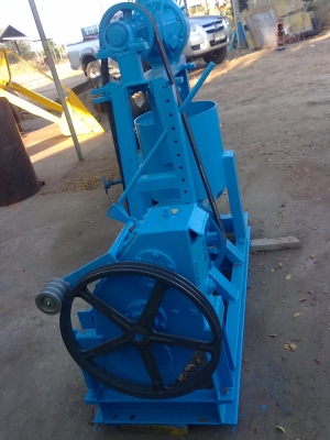 จำหน่ายเครื่องผลิตอิฐมอญ จำหน่ายเครื่องผลิตอิฐมอญ